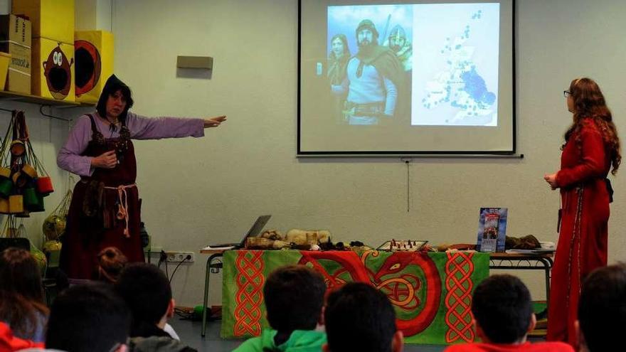 Alumnos del colegio Progreso, en la actividad formativa sobre los vikingos. // I. Abella