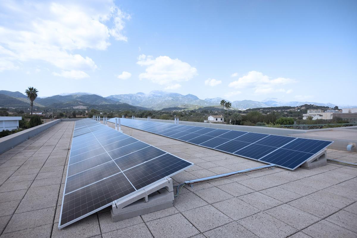La instalación de placas solares en Mallorca nos permite aprovechar un recurso abundante.