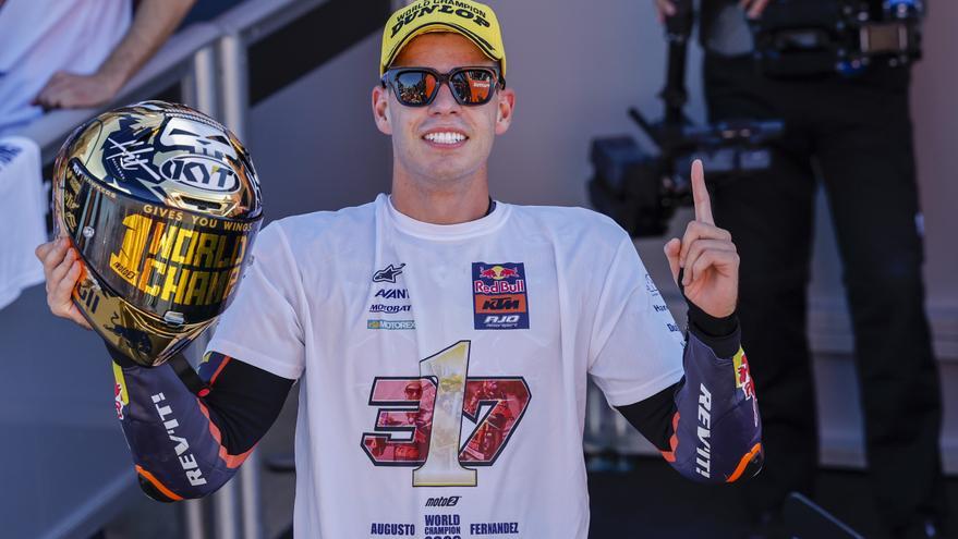 Augusto Fernández se proclama campeón del mundo de Moto2