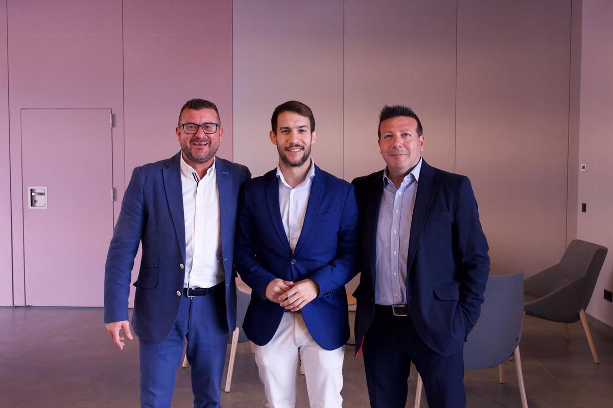 De izquierda a derecha; Ángel Linares, Ricardo Bernabeu y Gaspar Campillo.