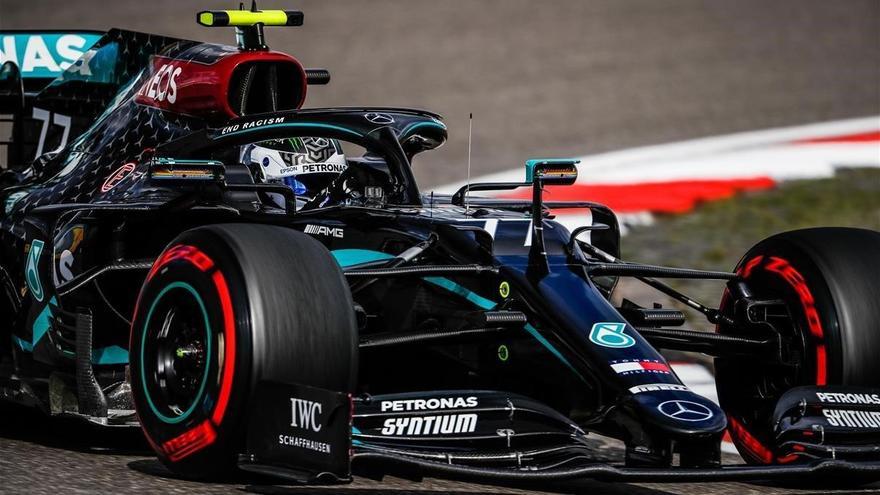 Bottas frena a Hamilton en Imola