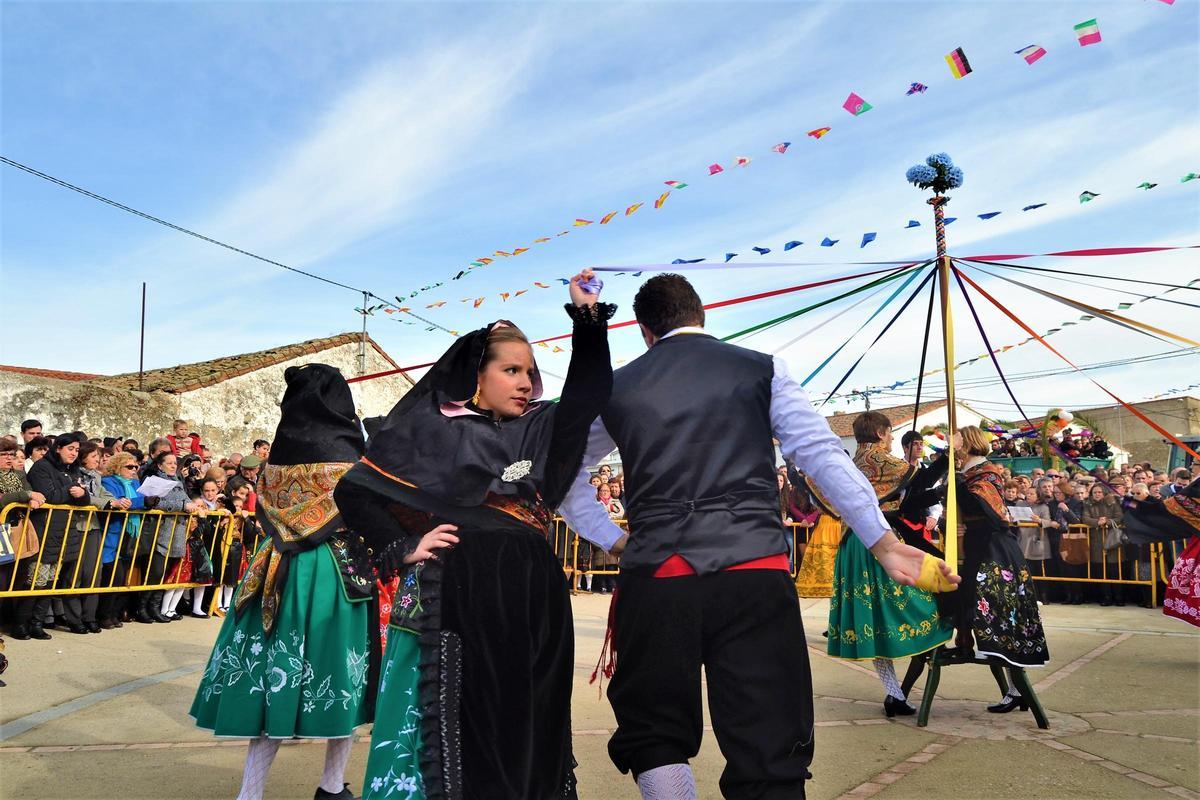 Torciendo el cordón.