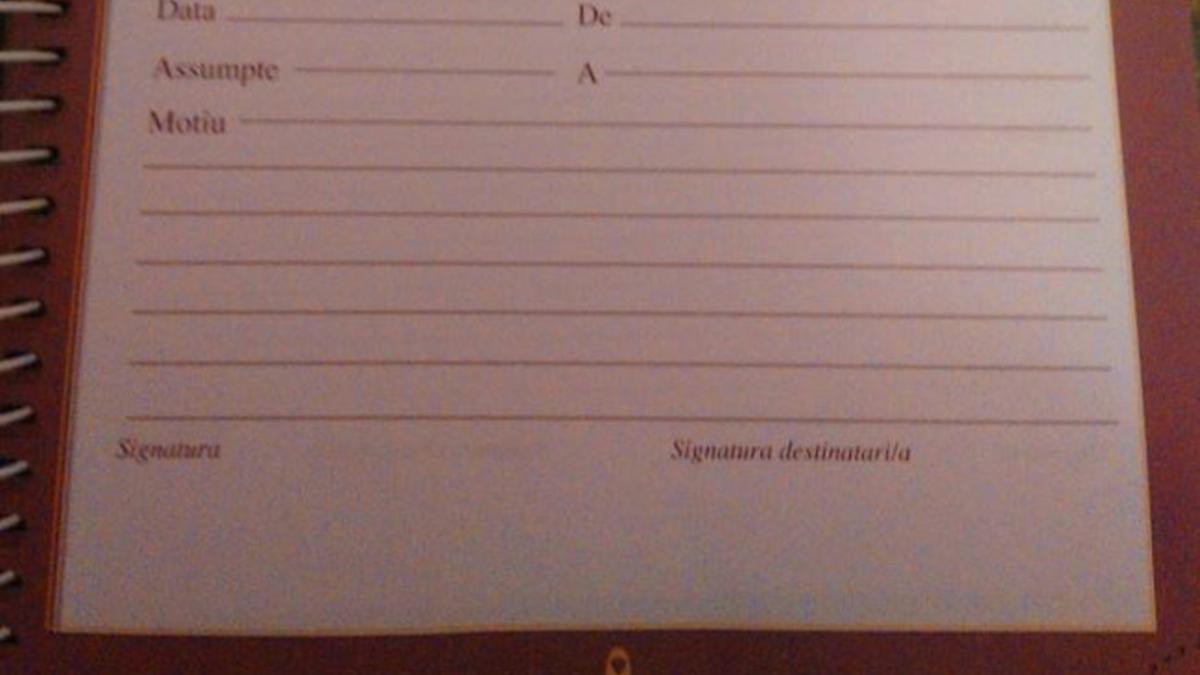 Ensenyament retira agendas escolares con lazos amarillos de nueve centros de La Garrotxa