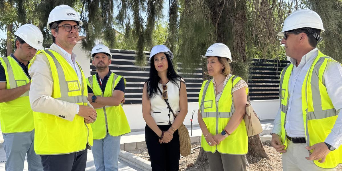 Visita del delegado territorial a las obras del centro de formación del Guadiato.