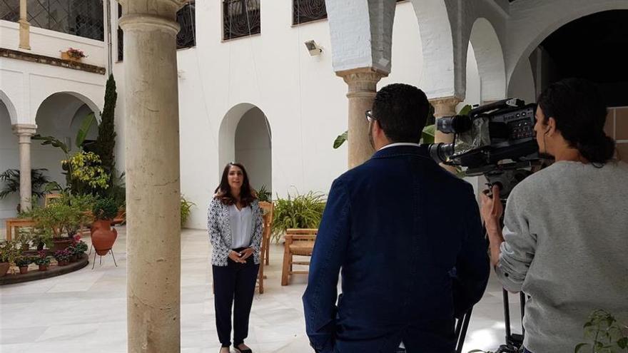 La cadena árabe Al Jazeera TV graba un reportaje sobre los Patios de Córdoba