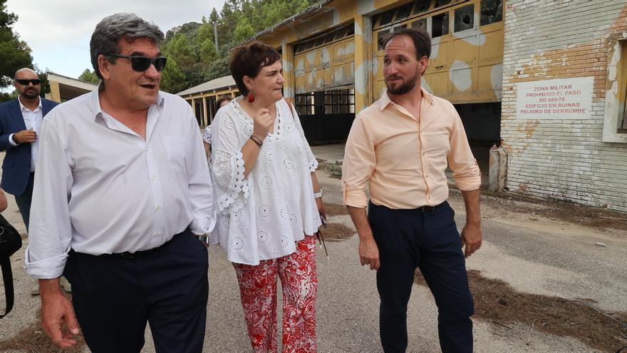 José Luis Escrivá, durante la visita a la base militar de Aitana.