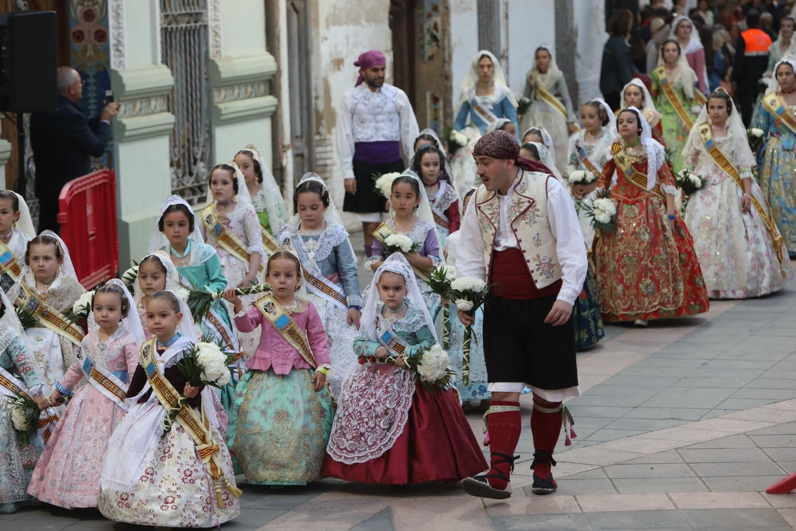 Búscate en la ofrenda a la Virgen en Torrent