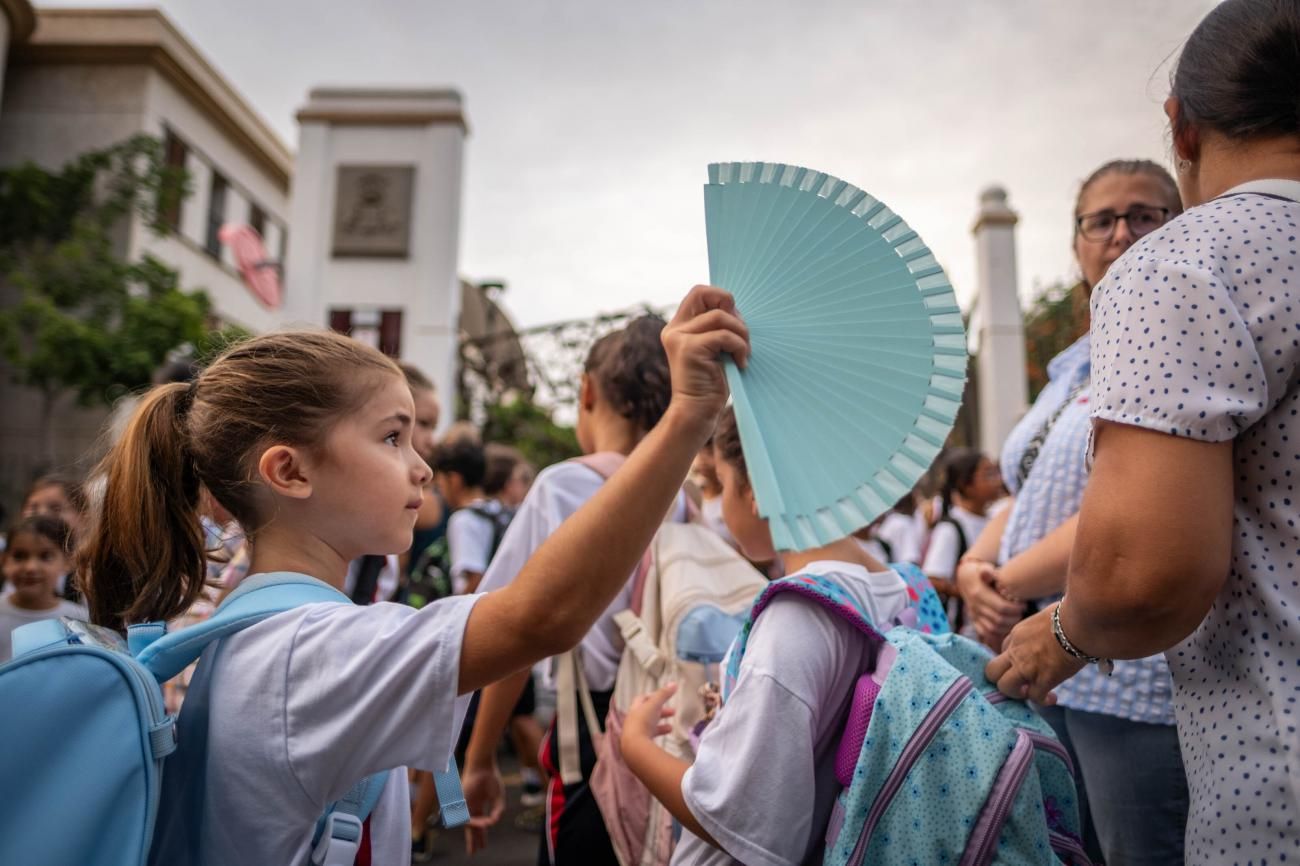 El calor obliga a más de 10.000 alumnos en Tenerife a cambiar su jornada escolar