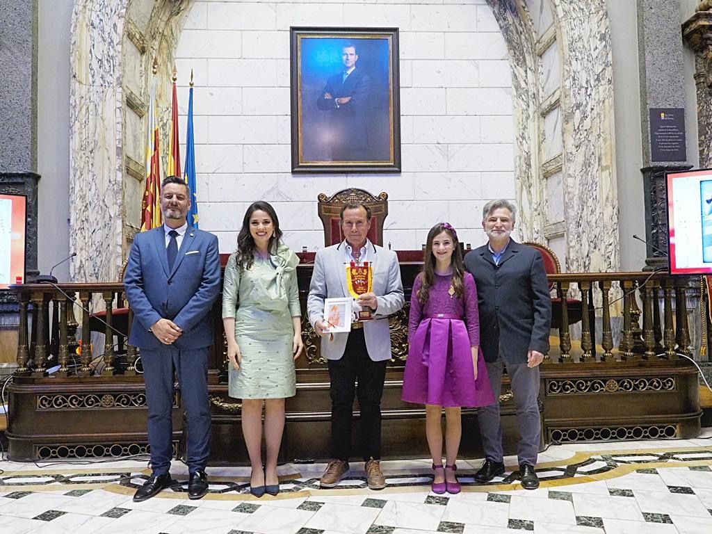 Honores a los artistas en la Gala de los 1 con Algarra en el recuerdo