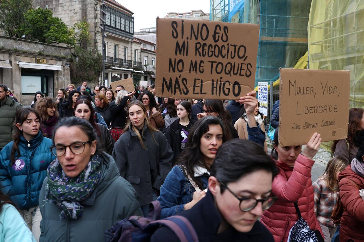 El 8 de marzo, Día Internacional de la Mujer, se celebró en Pontevedra con la participación de miles de personas y dos manifestaciones.