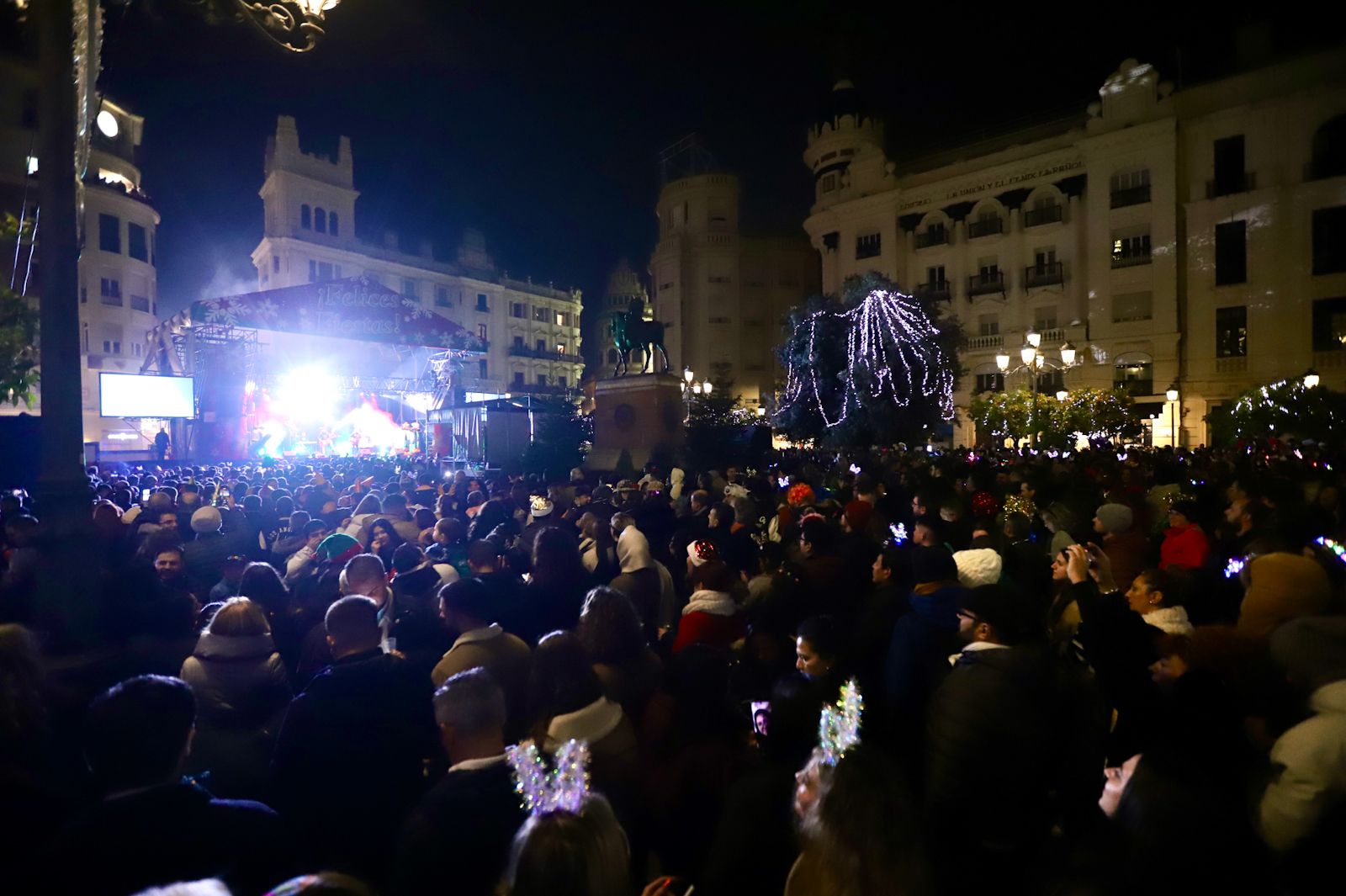 Córdoba recibe el 2024 con una gran fiesta en las Tendillas