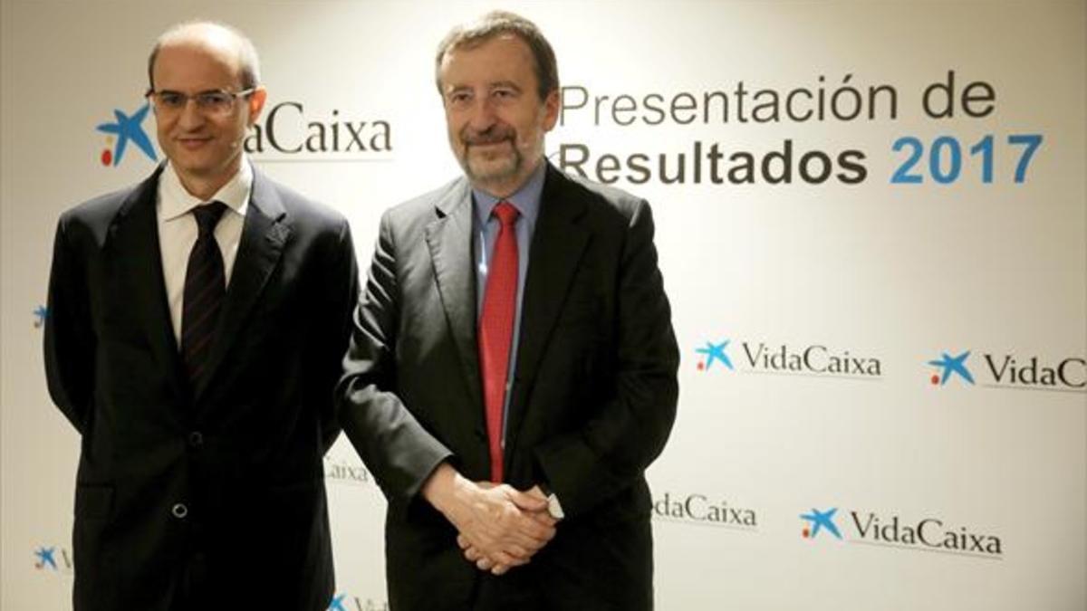 Javier Valle (izquierda) y Tomás Muniesa, directivos de VidaCaixa.