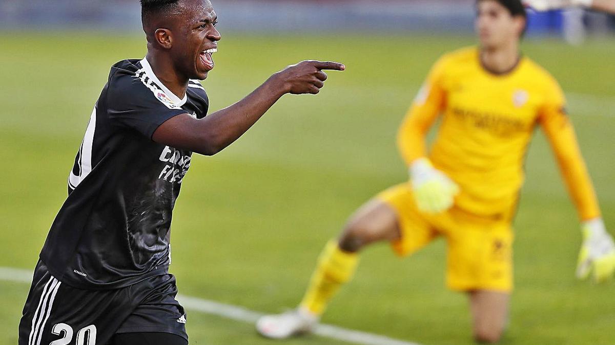 Vinicius reclama como propio el gol de ayer en Sevilla. | Efe