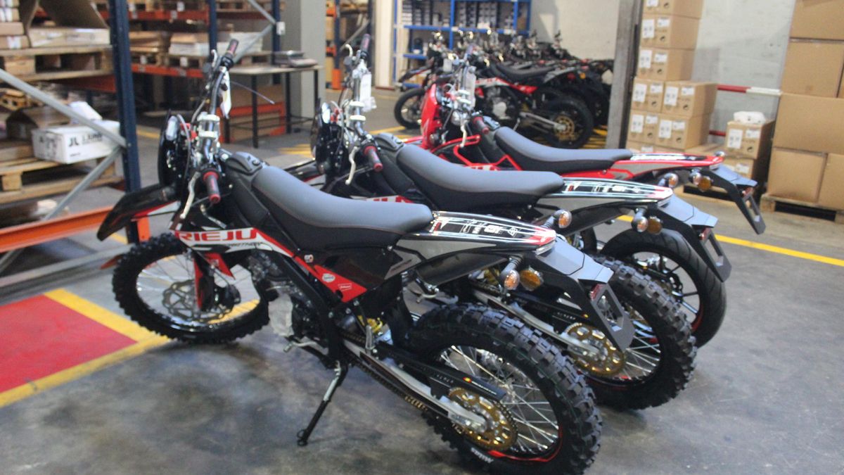 Motocicletes de la marca Rieju a punt de comercialitzar.