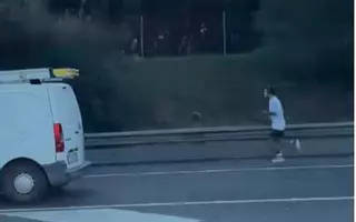 Graban a un hombre corriendo por la Vía de Cintura de Palma
