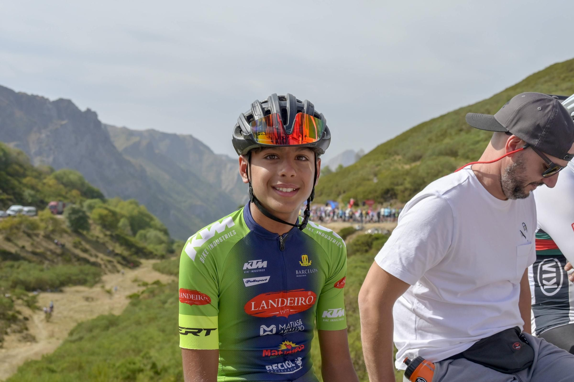 FOTOS: Ambientazo en Asturias para seguir una jornada de ciclismo con la Vuelta a España