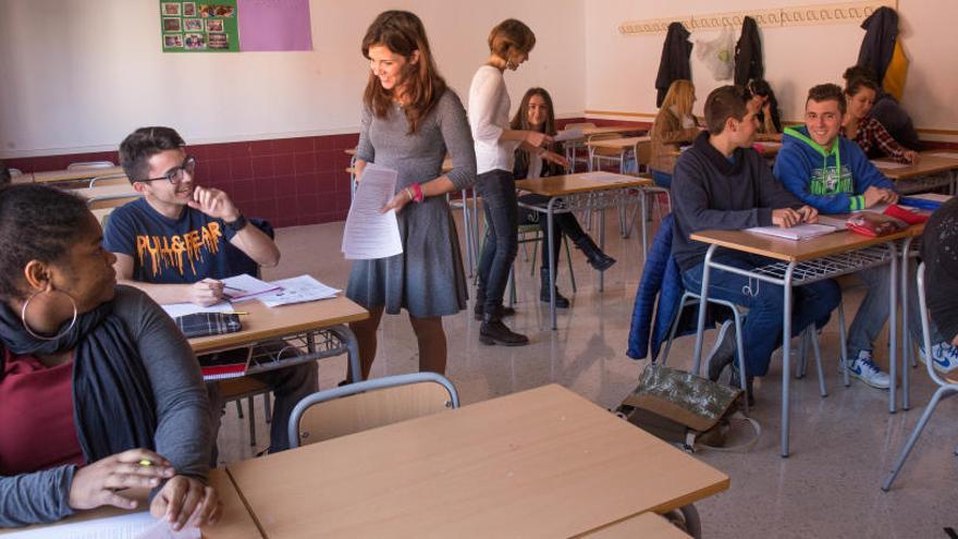 Profesores franceses revisan las prácticas de los estudiantes