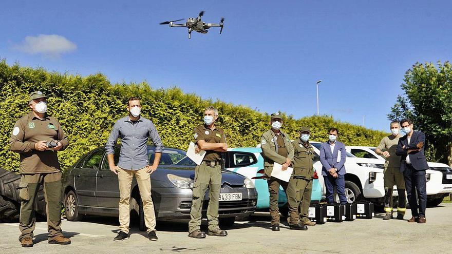 Demostración de funcionamiento de los drones entregados ayer en la base de helicópteros de Silleda.