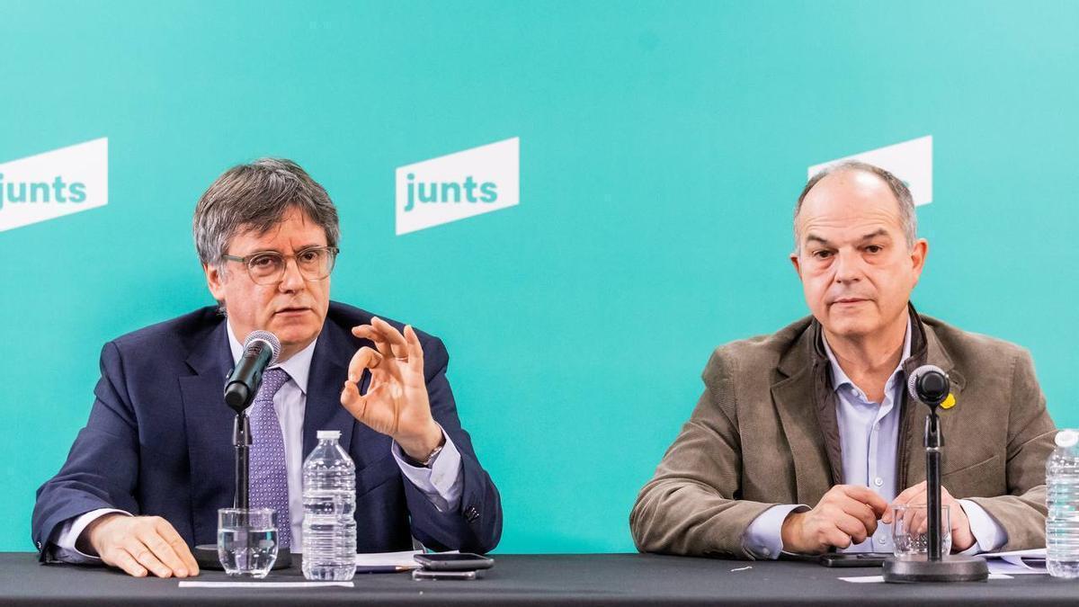 Puigdemont llama a Cataluña a "despertar" ante su "colapso" y exige el cese de Paneque