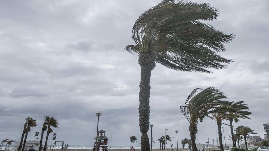 El tiempo en AIicante: gota fría primaveral con pequeñas inundaciones en la Vega Baja