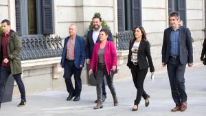 Los diputados de EH Bildu Iñaki Ruiz de Pinedo, Jon Iñarritu García y Mertxe Aizpurua; y los senadores Idurre Bideguren y Gorka Elejabarrieta, en una imagen de archivo.