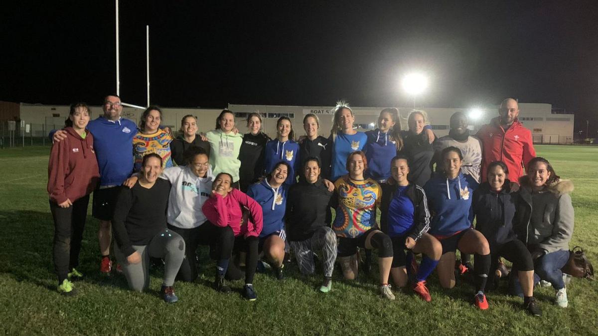 Les altempordaneses al camp de Rugby d’Empuriabrava després d’un entrenament. | CLUB DE RUGBI ALT EMPORDÀ