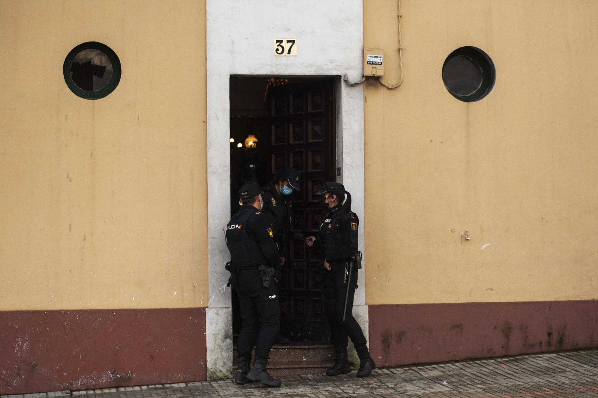 Desalojo de la casa donde un ocupa dio un machetazo en la cabeza a otro