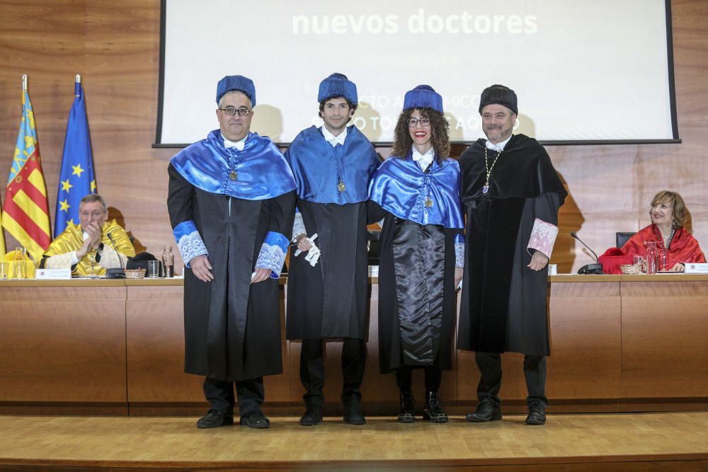 La UMH inviste doctor honoris causa a Ramón Lobo