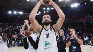 Mirotic, feliz por el recibimiento de los culés: "Qué emoción ver este amor"