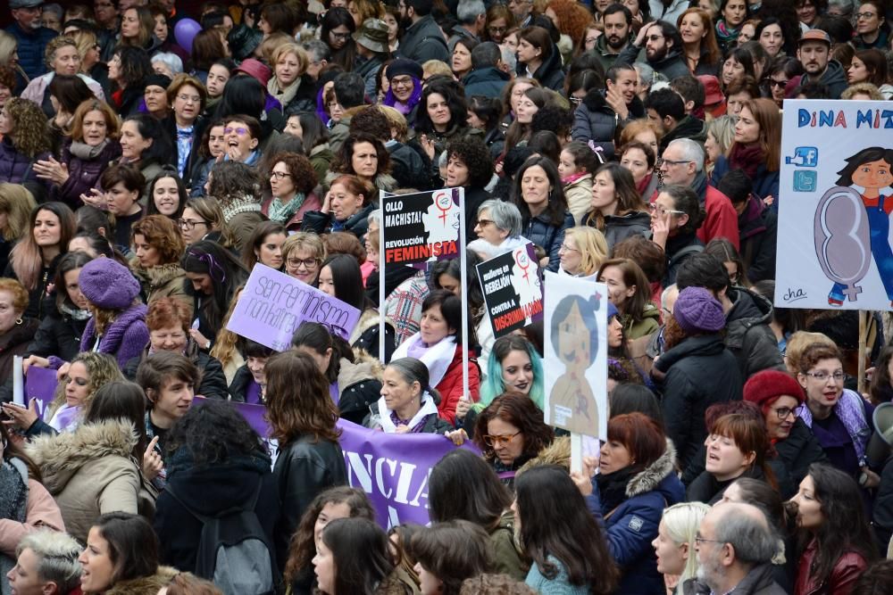 Multitudinaria protesta del 8-M en Pontevedra