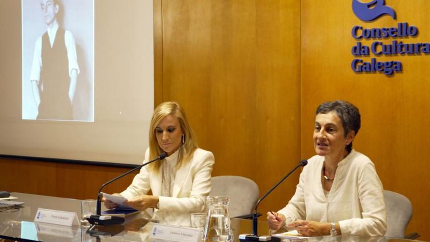 Paula Cabaleiro (primera izda.) en un acto del Consello. |  Fdv