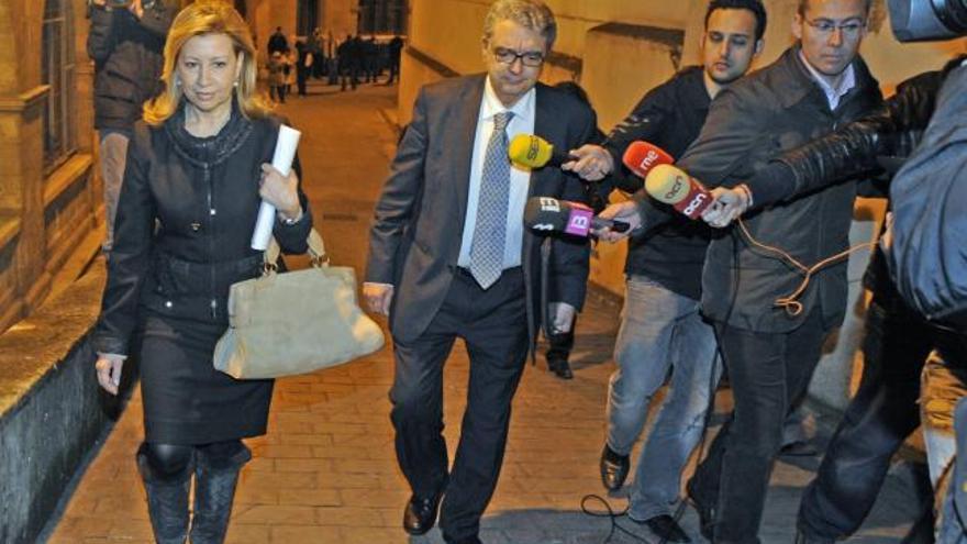 Maria Antònia Munar, y su abogado Gabriel Garcías, el pasado miércoles.