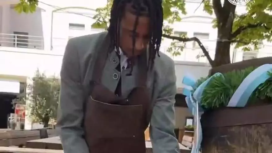 ¿Te beberías esta cerveza? Olise vuelve a hacerse viral tras este vídeo del Bayern