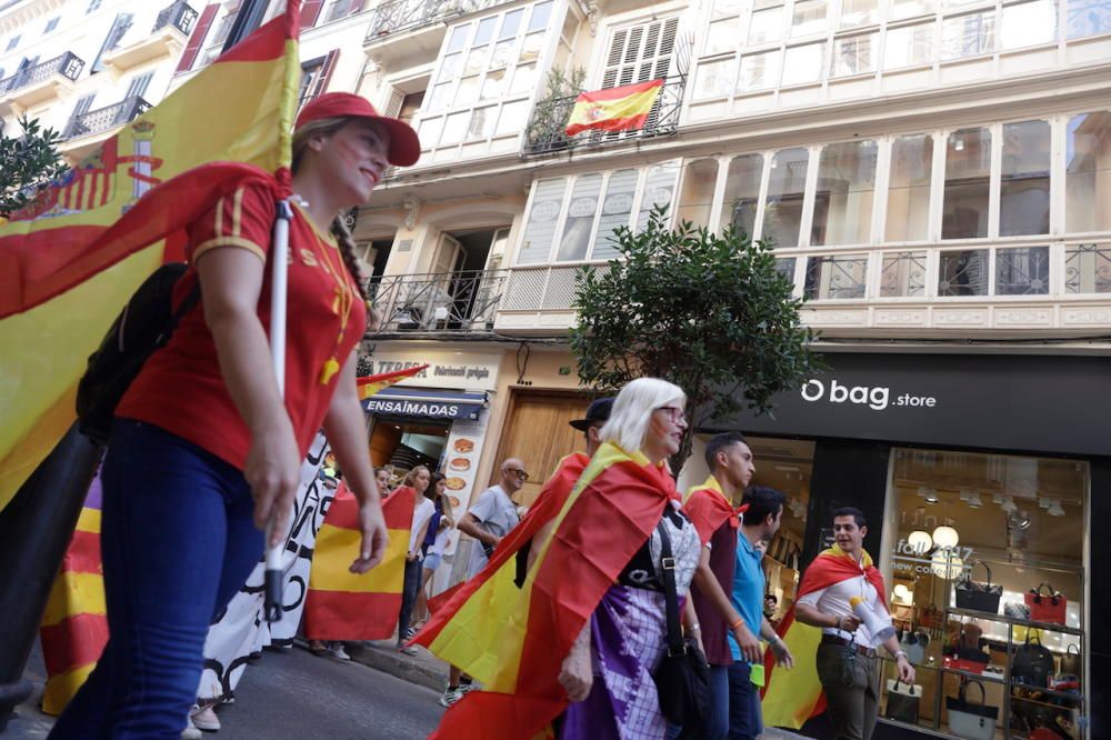 Más de 300 personas se manifiestan en Palma en el día de la Hispanidad