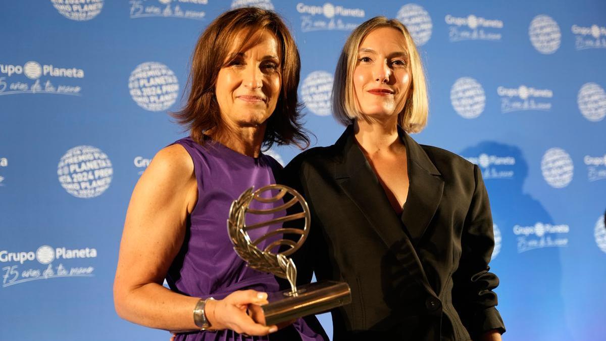 Dos escritoras, Paloma Sánchez-Garnica y Beatriz Serrano, se alzan con el codiciado Premio Planeta