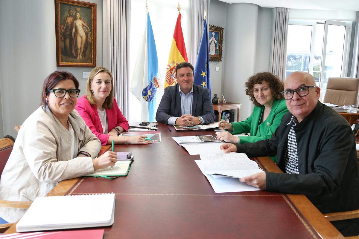 Concello y Diputación se reunieron este viernes para abordar los proyectos de Santiago en los que participa la administración provincial