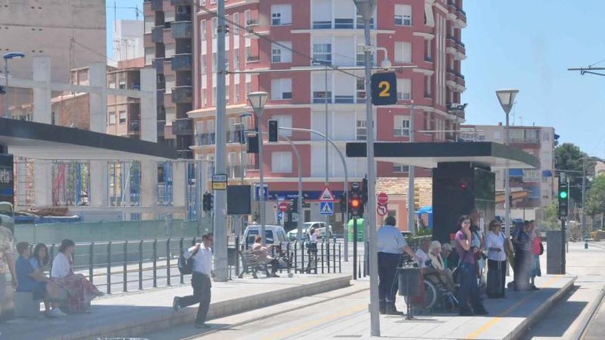 Las obras del barranco de Aigües cortan parcialmente el TRAM entre Alicante y Benidorm todo el mes