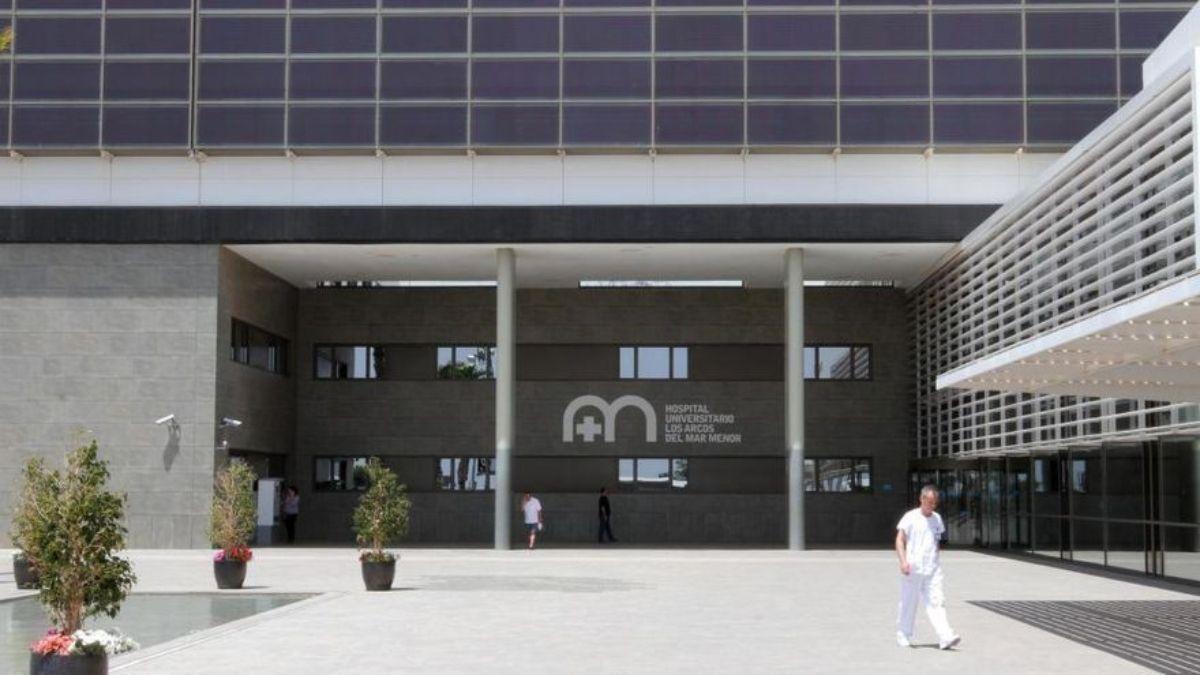 Hospital Los Arcos, donde ha sido atendida la víctima.