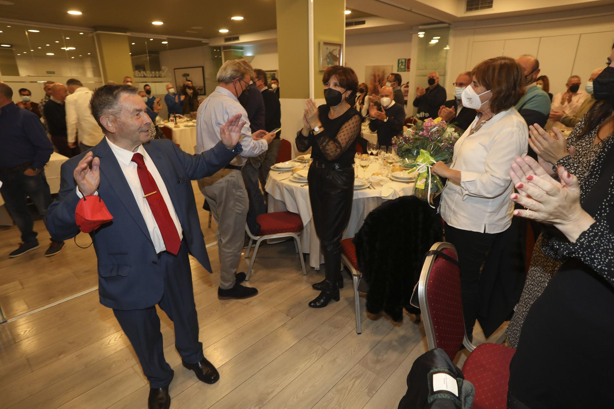 Homenaje del fútbol avilesino a Maxi González Asprón por su retirada