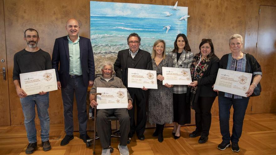 El Consell de Ibiza entrega cinco cartas de maestro artesano honorífico