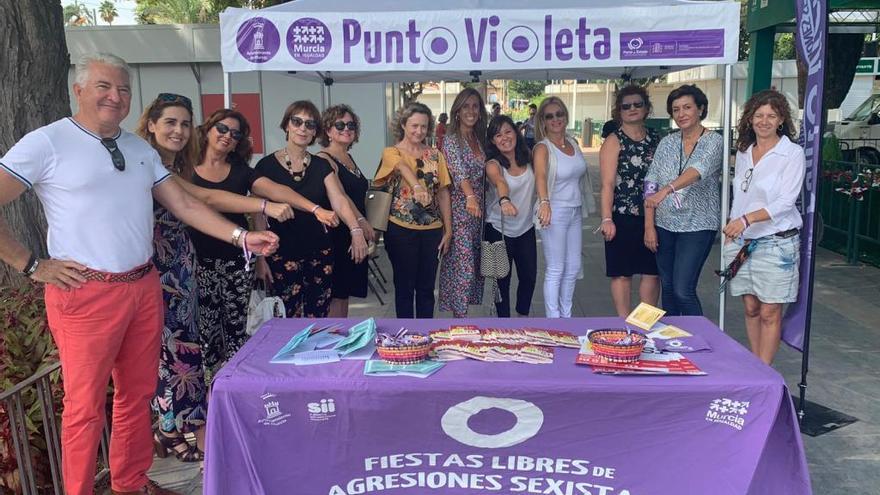 Presentación de los puntos violeta por la concejala Pilar Torres