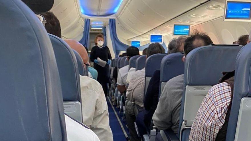 Una pareja  de Canarias denuncia una “actitud discriminatoria” por impedirles subir a un avión sin mascarilla