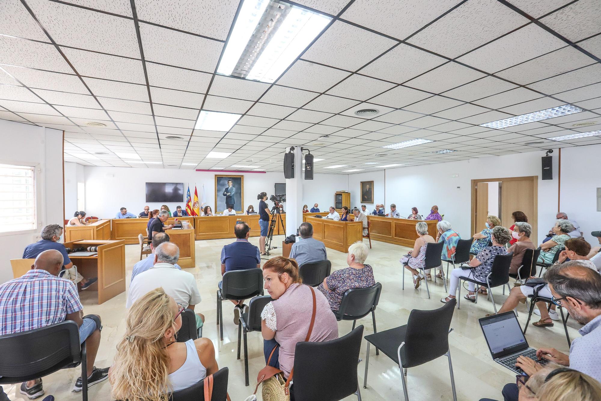 Protesta contra la ordenanza de convivencia en Torrevieja