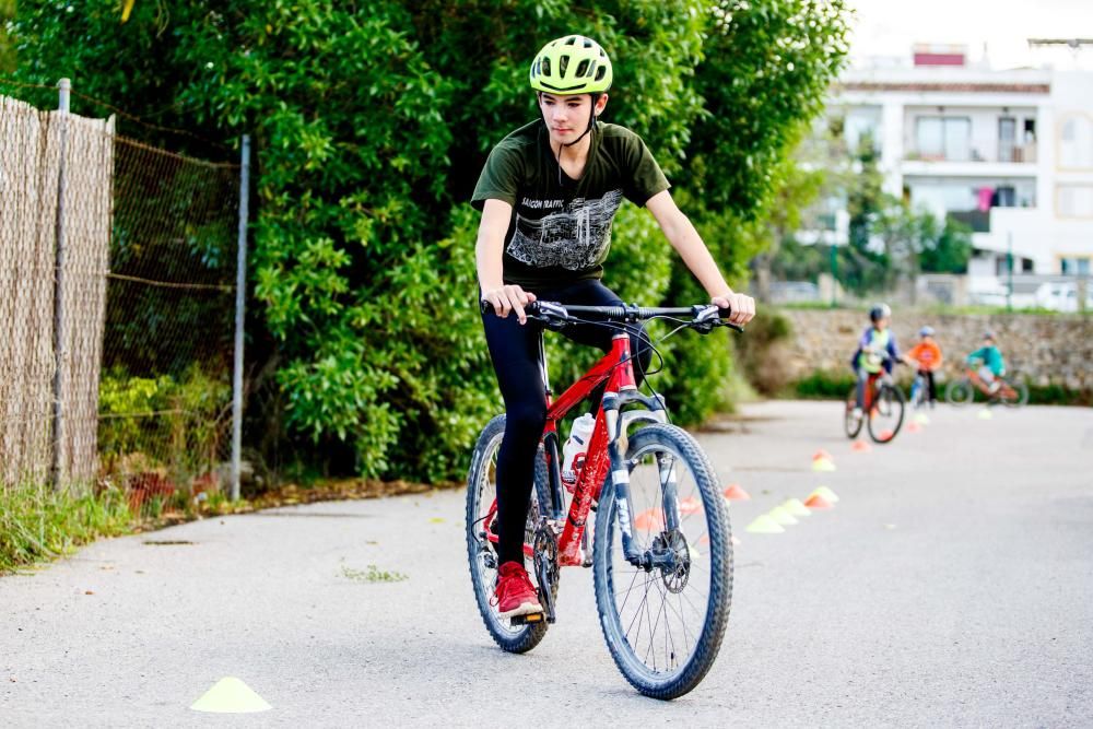 Por segundo año la escuela de iniciación al triatlón abre sus puertas a una ilusionante temporada de formación