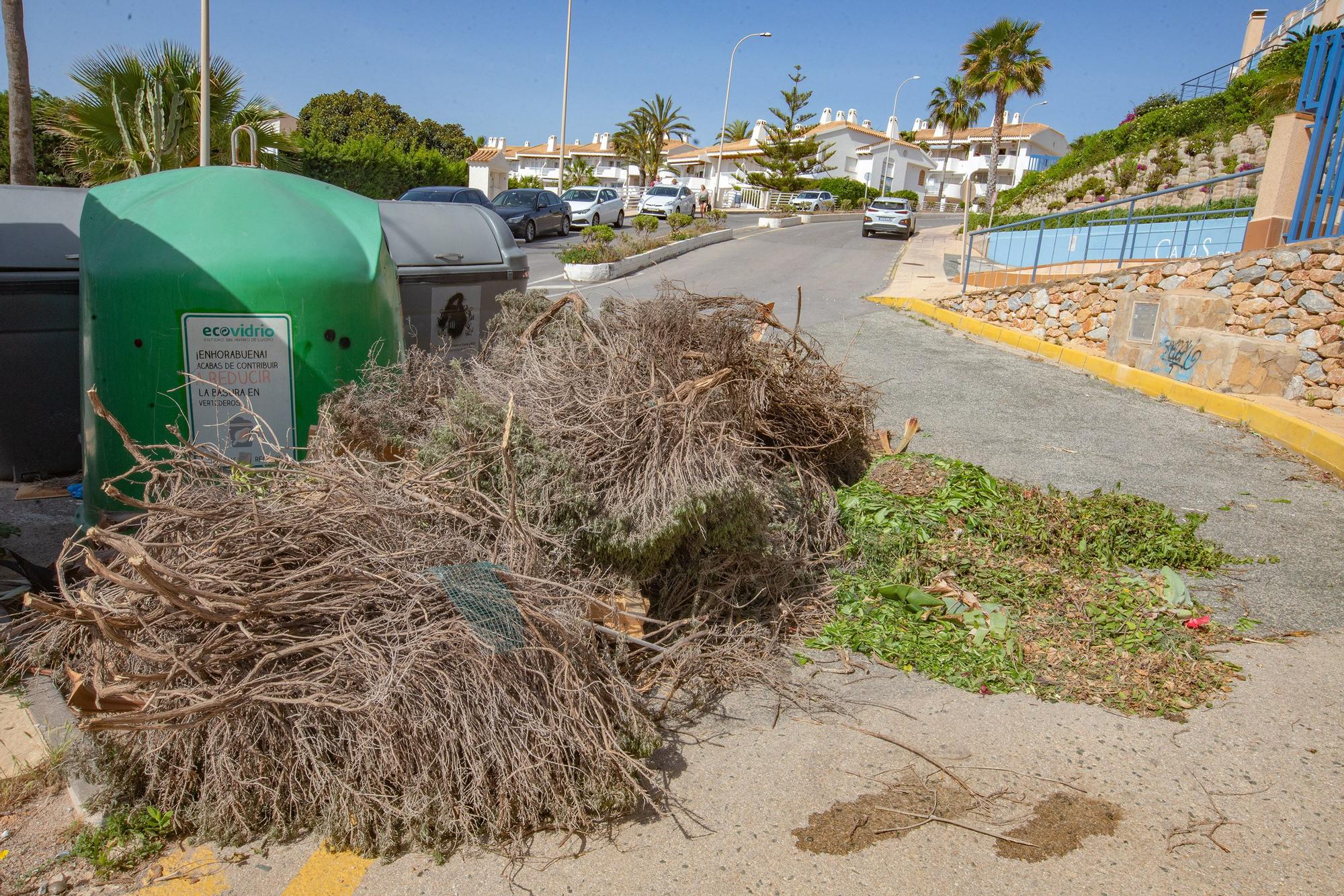 Así están las playas y las calles de Orihuela Costa a un mes del verano