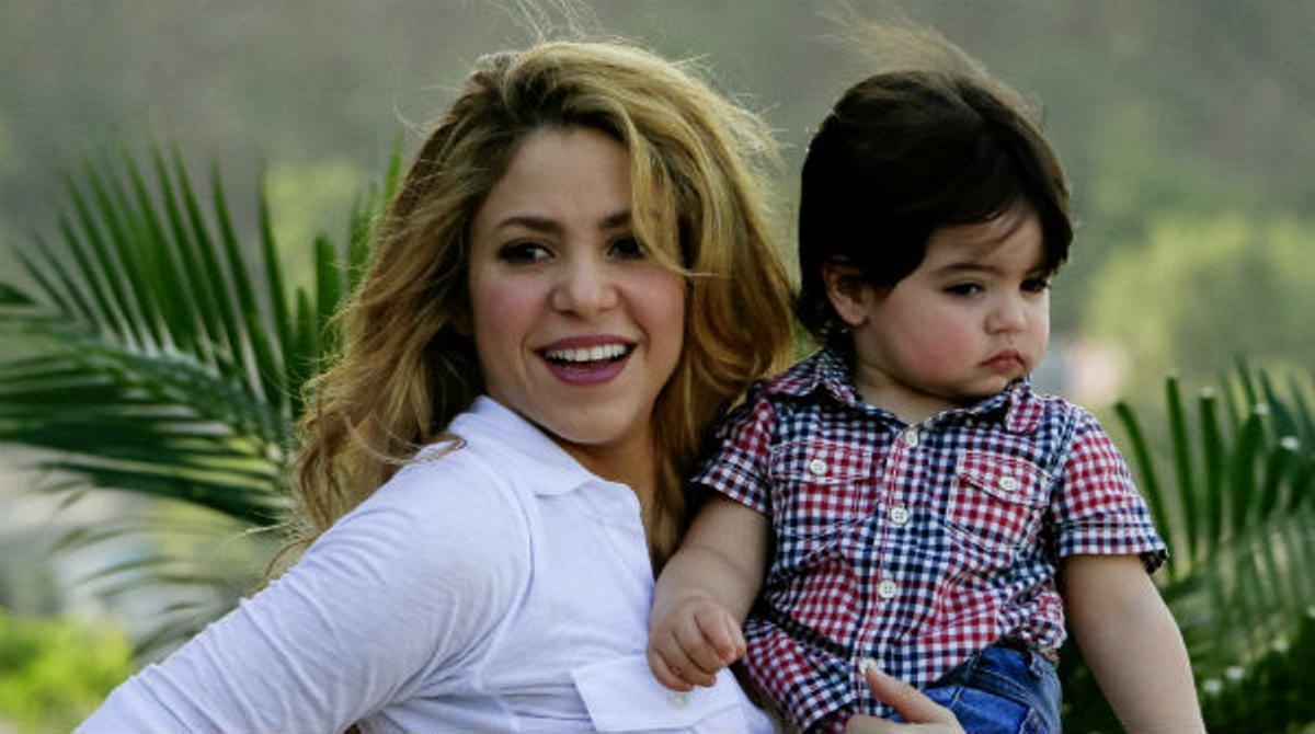 Shakira ha viatjat a Colòmbia amb el seu fill Milan per inaugurar el sisè col·legi de la seva fundació.