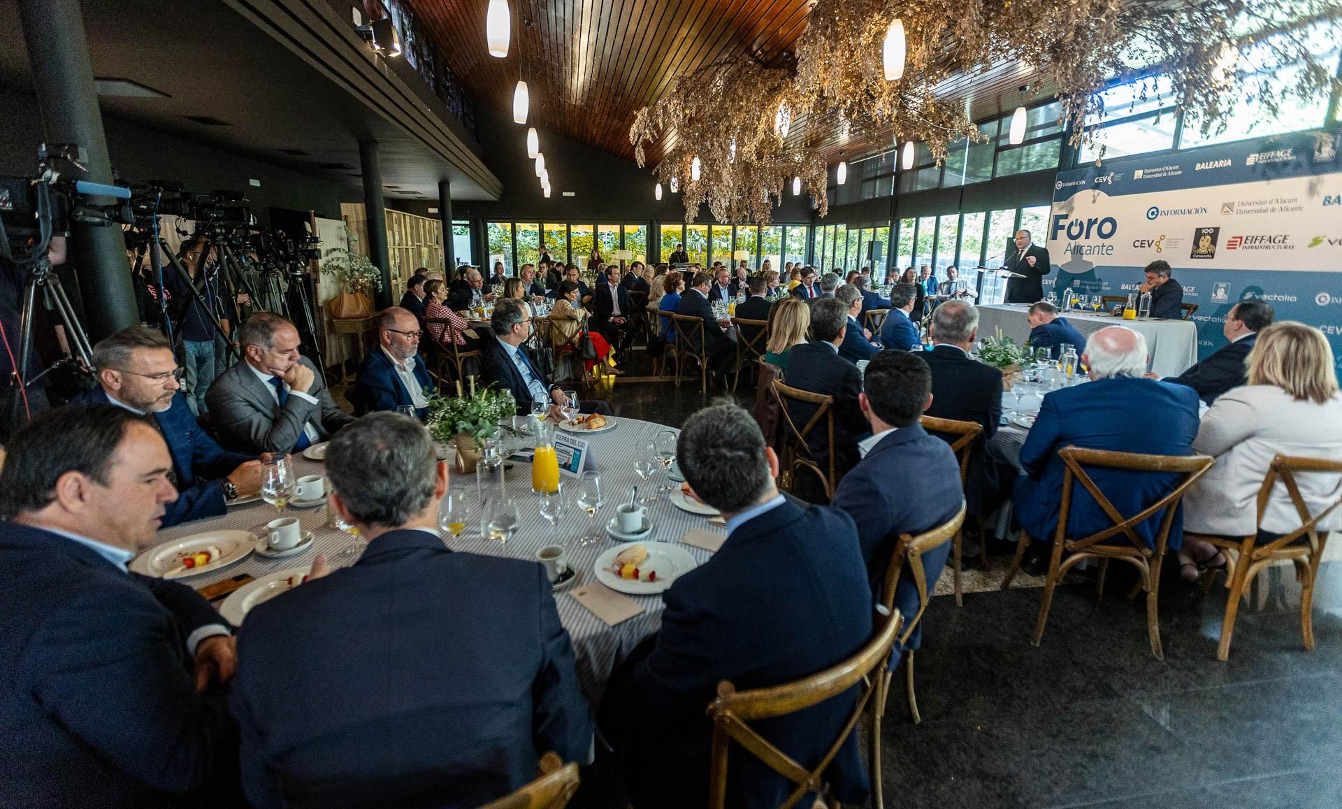 Miguel Tellado participa en el Foro Información