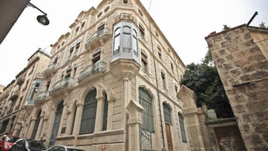 El edificio del Conservatorio es un ejemplo modernista.