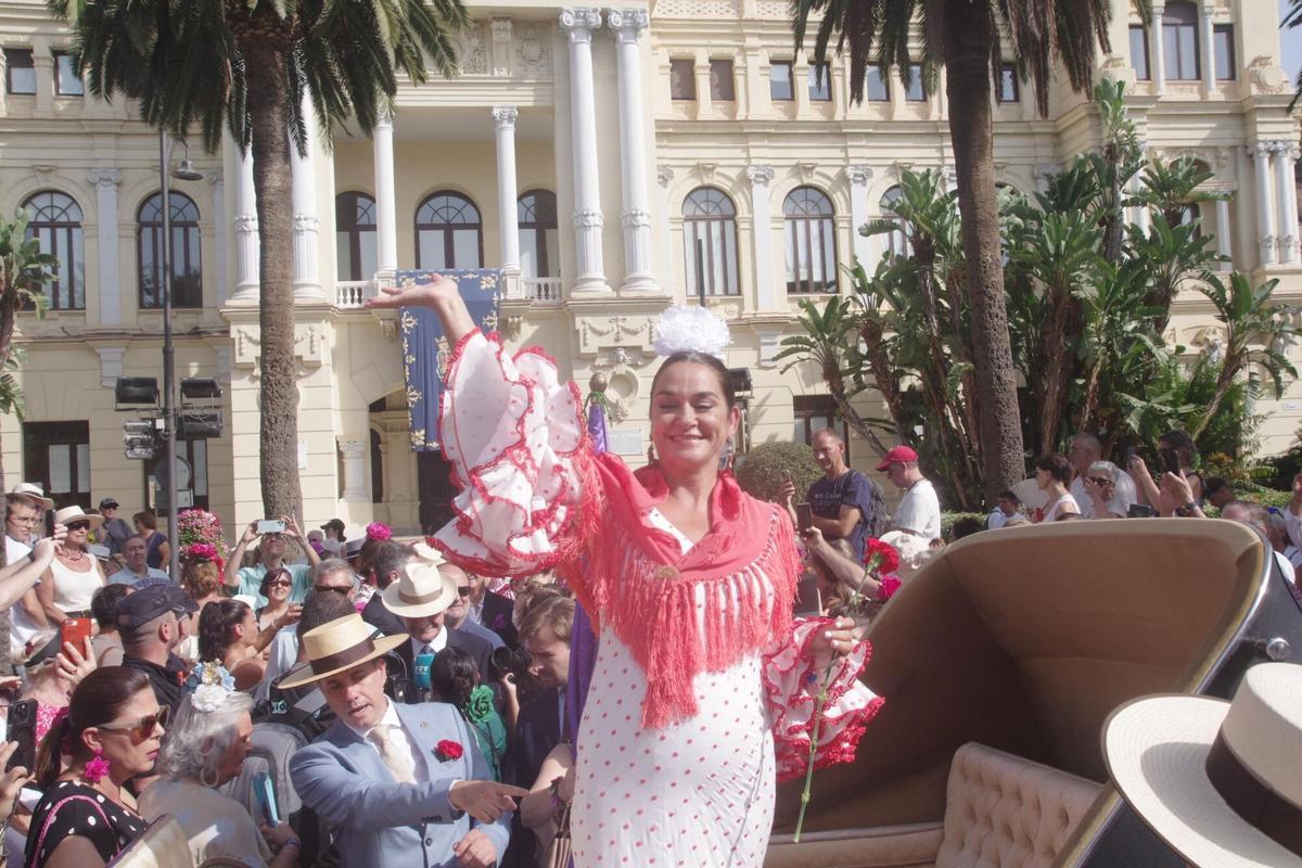 Málaga peregrina ante la Victoria para comenzar su Feria