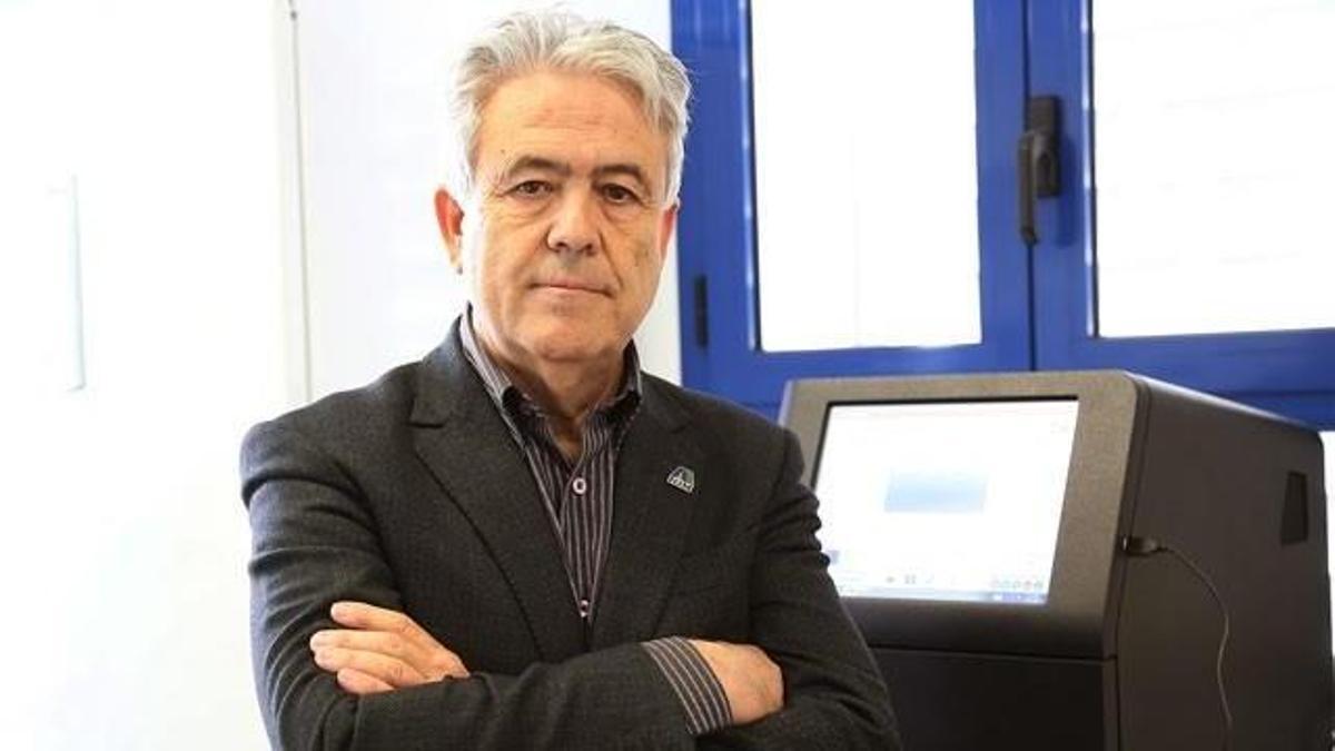 El catedrático de Oncología Emilio Alba.